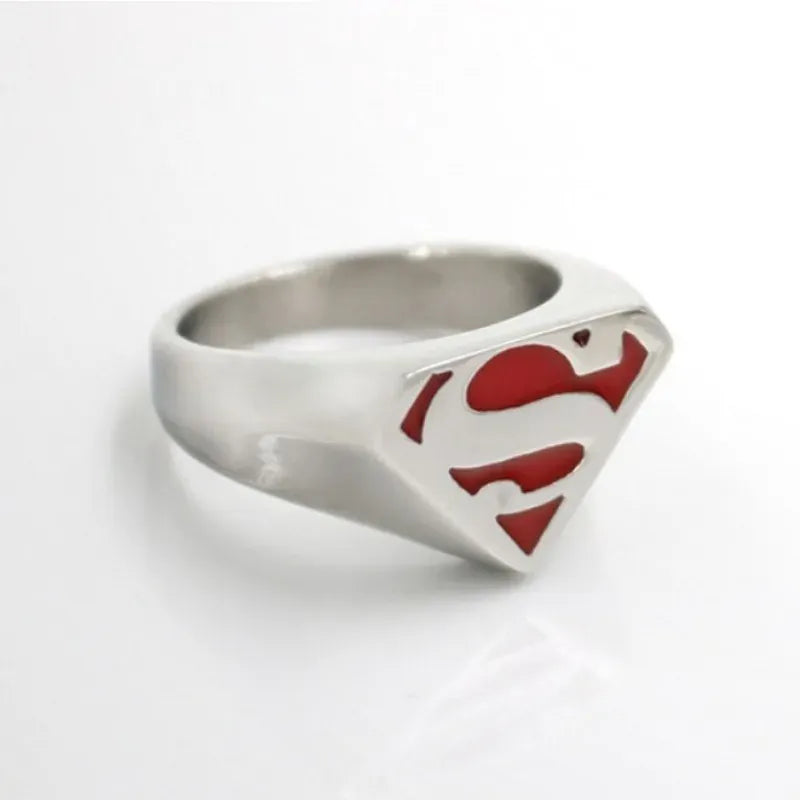 13 Bague Superman – Logo Rouge Argenté Iconique DC Comics