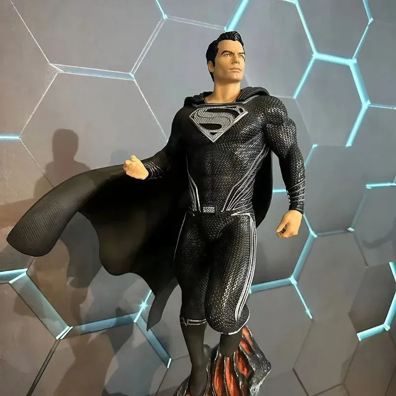 73 cm Superman Noir Figurine Superman – Noir Édition Géante 73 cm