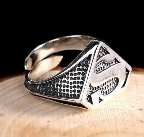 Bague Superman – Design Argent & Noir DC Comics