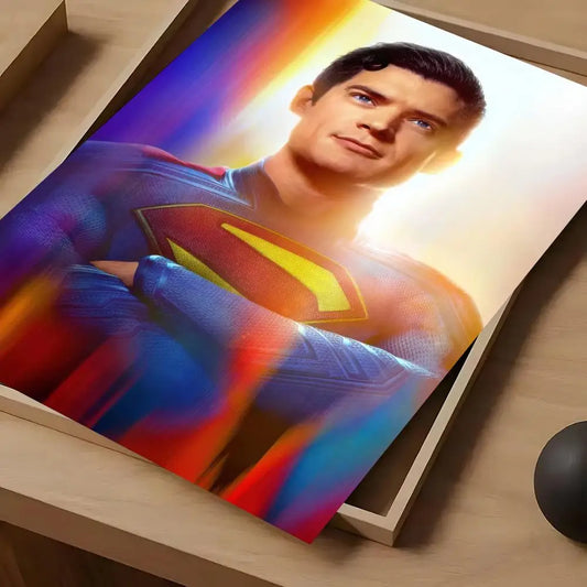 Face à Metropolis / 15x20cm Poster Superman 2025 – Aura Chromatique