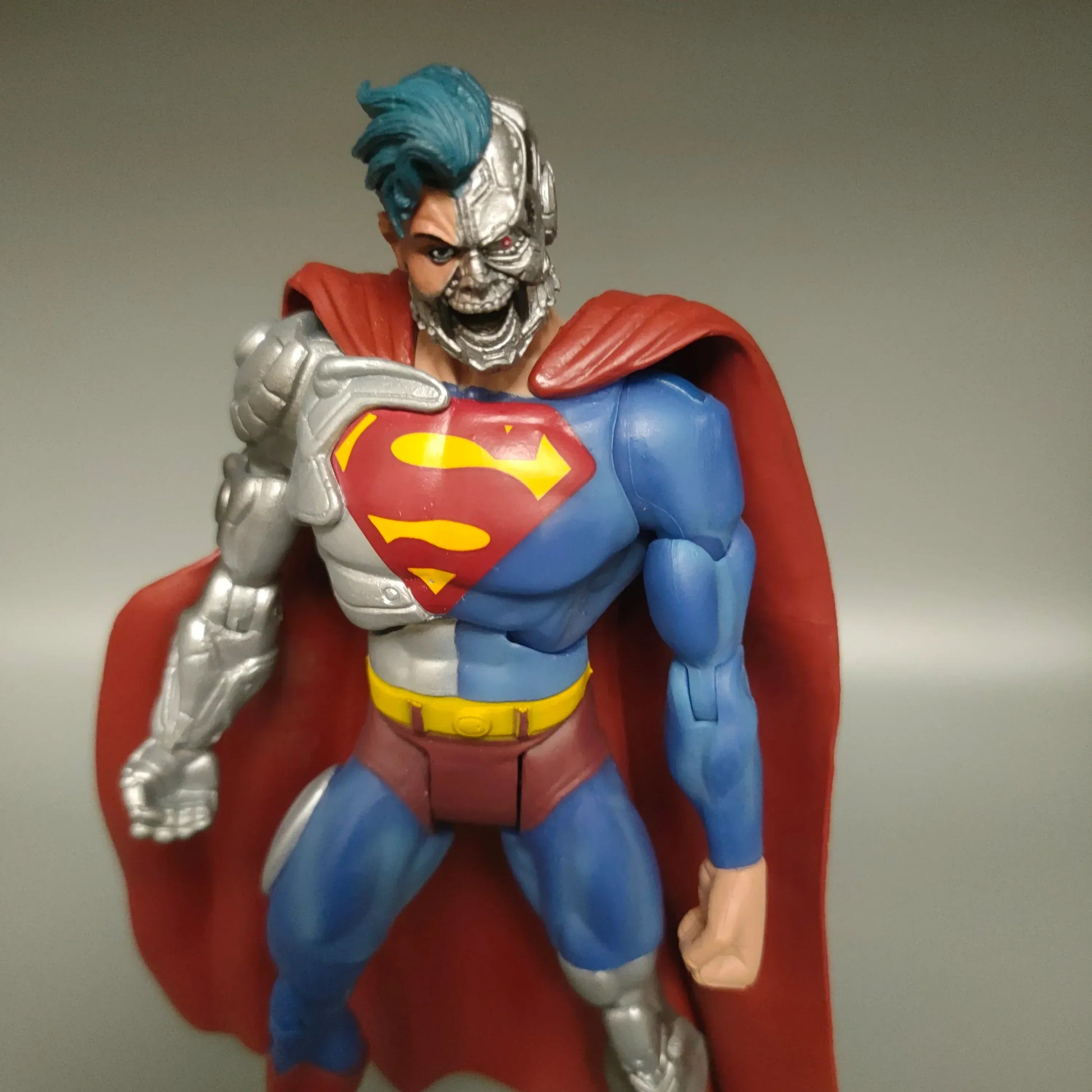 Hank Henshaw Figurine Cyborg Superman – Hank Henshaw Édition