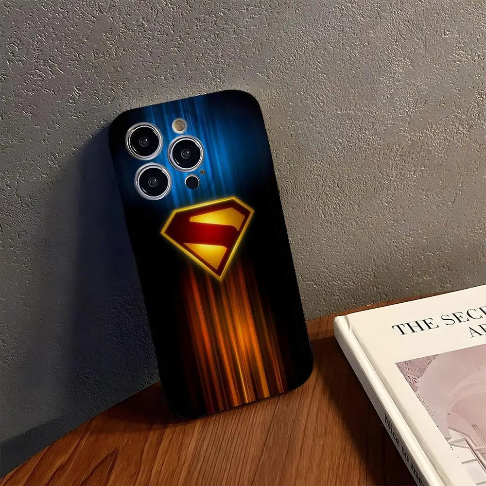 iPhone13Pro Coque iPhone Superman – Logo Lumineux DC Comics 2025