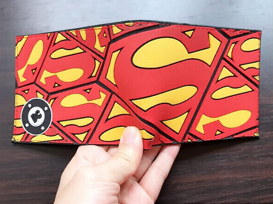 Logo Multiples Portefeuille Superman – Motif Logos Multiples Iconiques