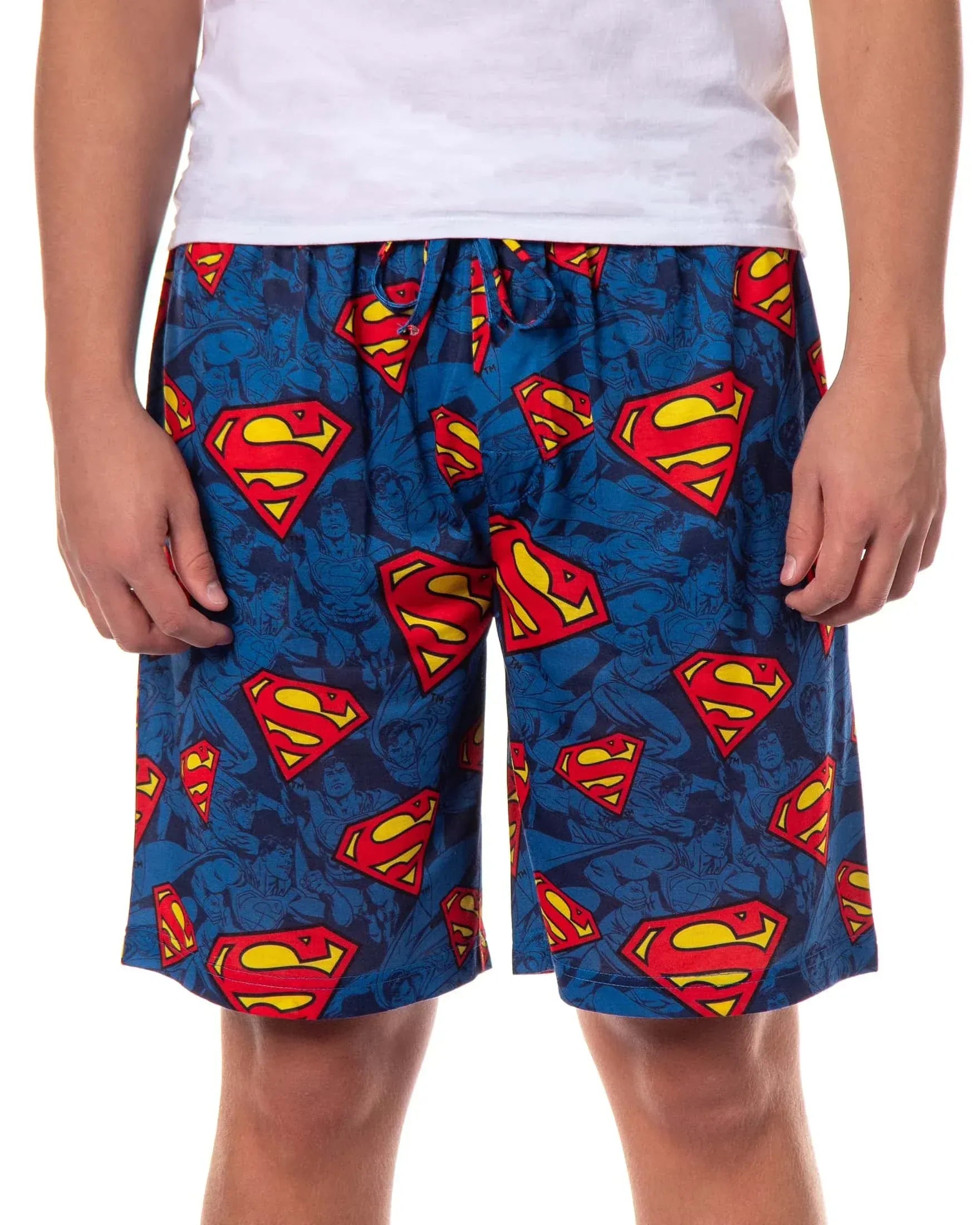 Motif Logo / M Short Superman – Logo All-Over